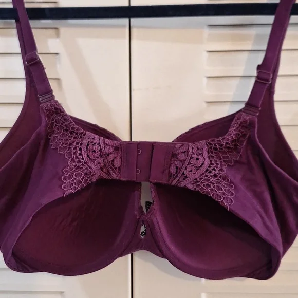 Victoria Secret Body By Victoria Plum Lace Push Up Bra - Picture 3 of 3